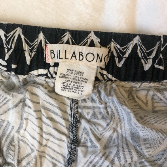 Billabong Patterned Shorts - Picture 4 of 4